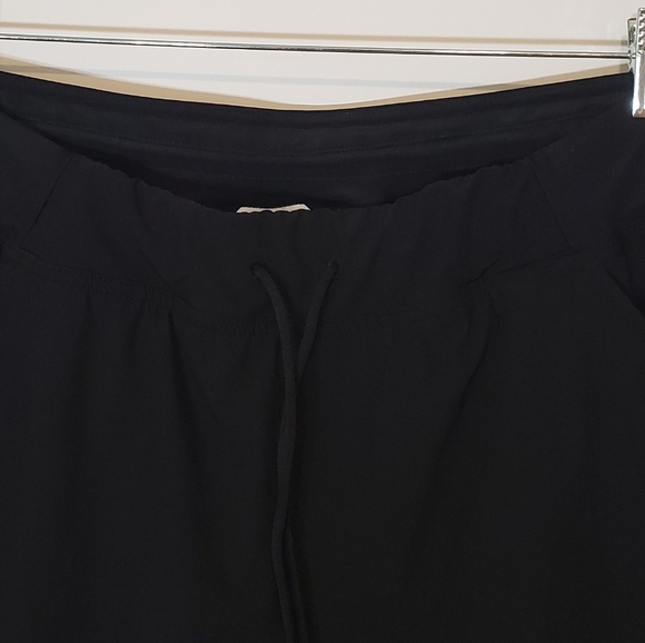 Lands' End Size 9 Black Swim Suit Shorts Lined Elastic Waist Mesh Pockets L - Picture 2 of 12